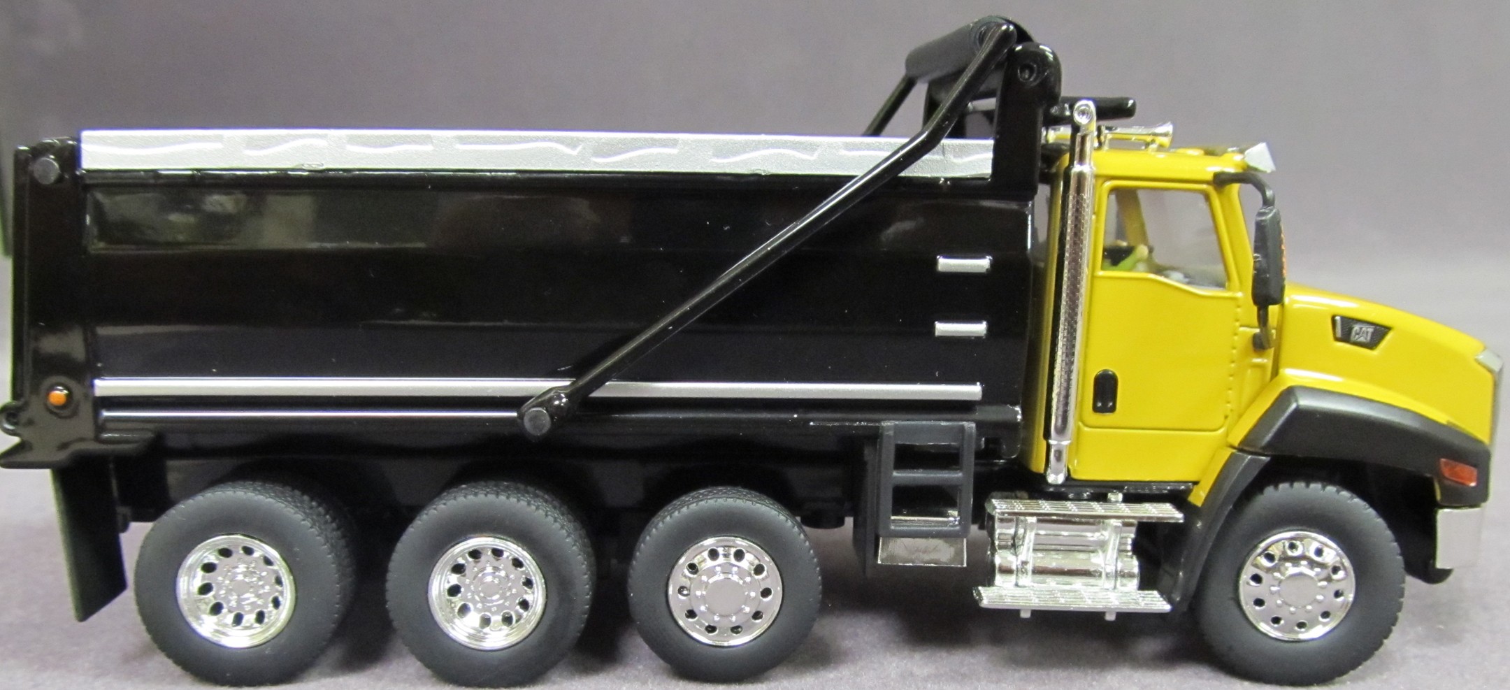 Caterpillar Ct660 Yellow Dump Truck Diecast Masters