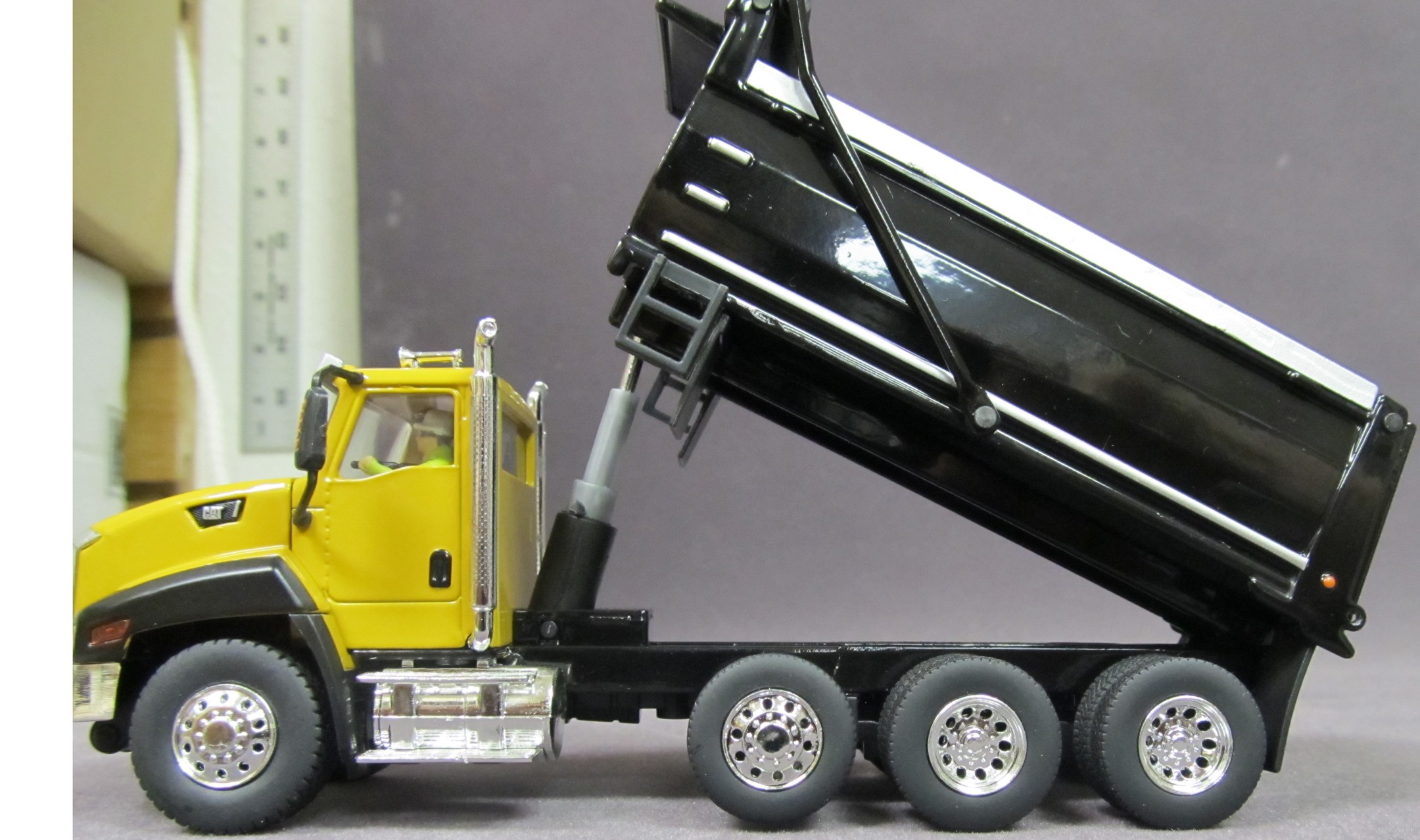 Caterpillar Ct660 Yellow Dump Truck Diecast Masters