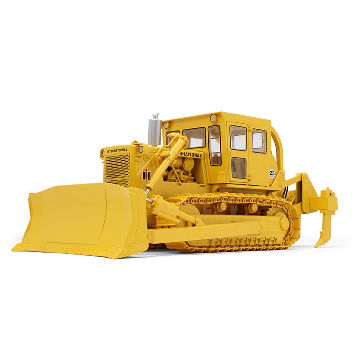 International Harvester TD-25 Dozer with Enclosed Cab and Ripper