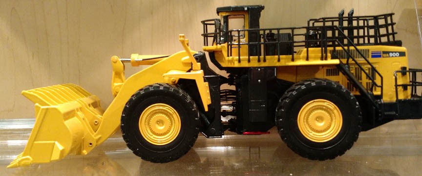 Komatsu WA 900-3 Wheel Loader