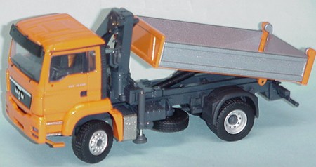 MAN TGS M 4X4 truck w/self loading crane