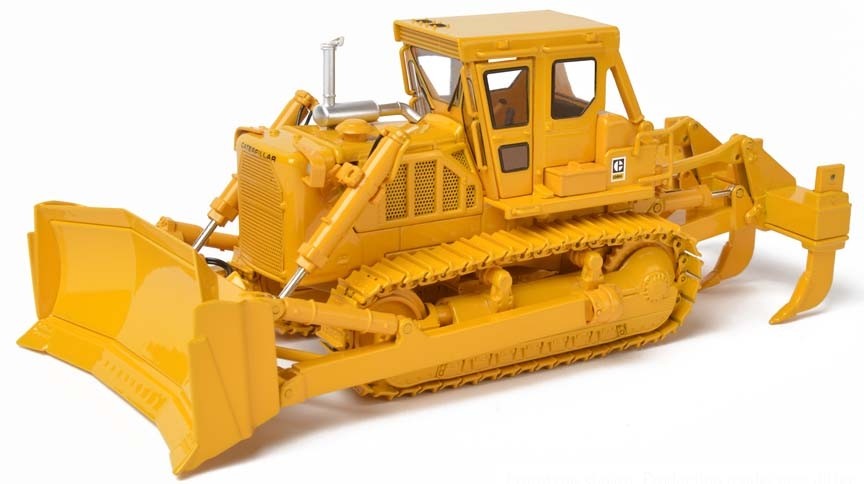 Cat® D8K Dozer-Closed ROPS with U-blade & Multi-Shank Ripper – Die-Cast