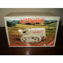 1926 2 TON CATERPILLAR "NATIONAL TOY TRUCK'N CONSTRUCTION SHOW" EDITION