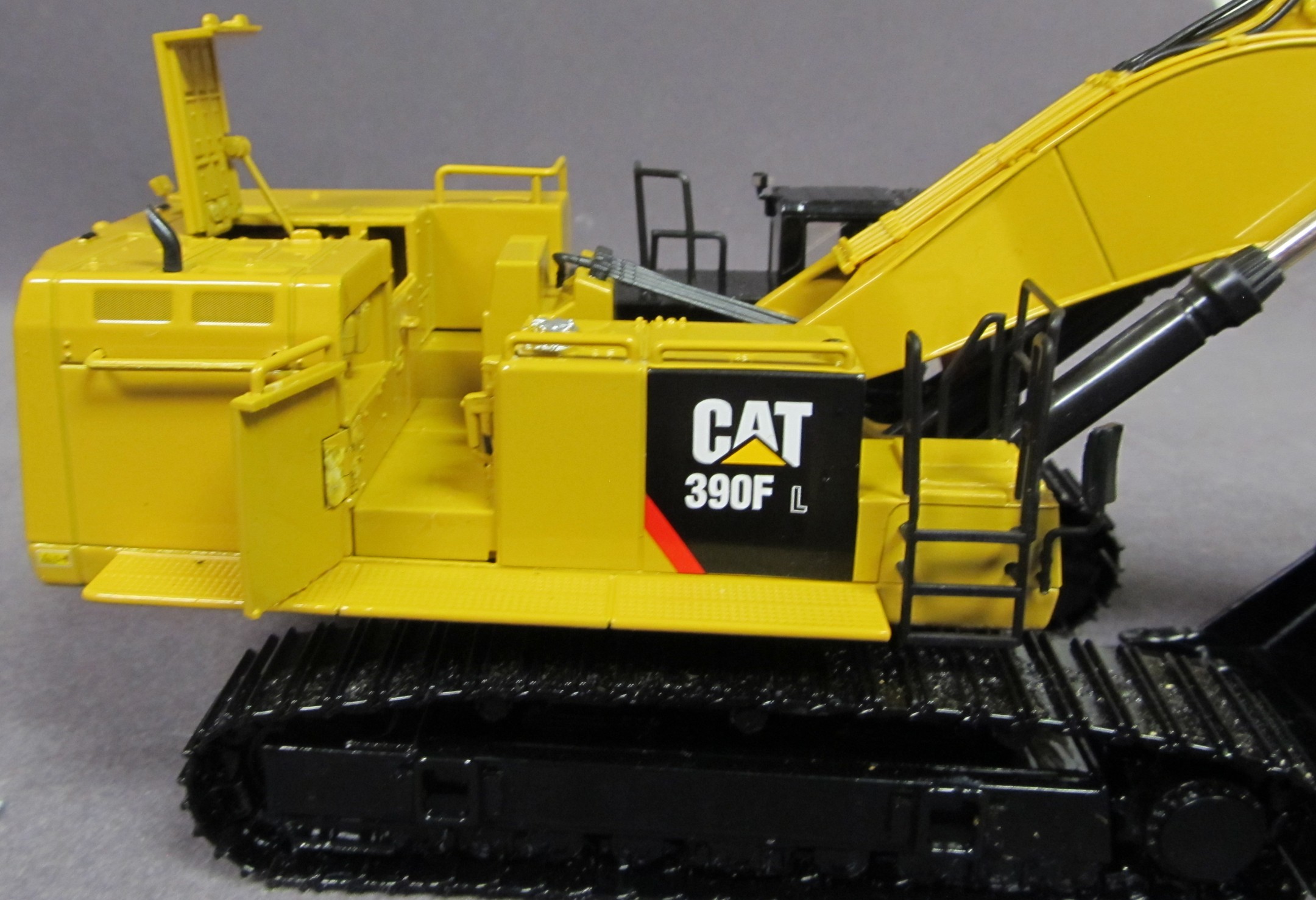 Caterpillar 390F LME Hydraulic Tracked Excavator - DieCast